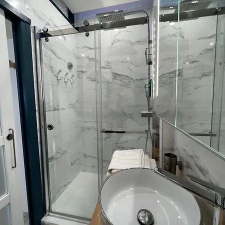 Mrtn & - Aix-les-bains, Hypercentre * אקס-לה-באינס
